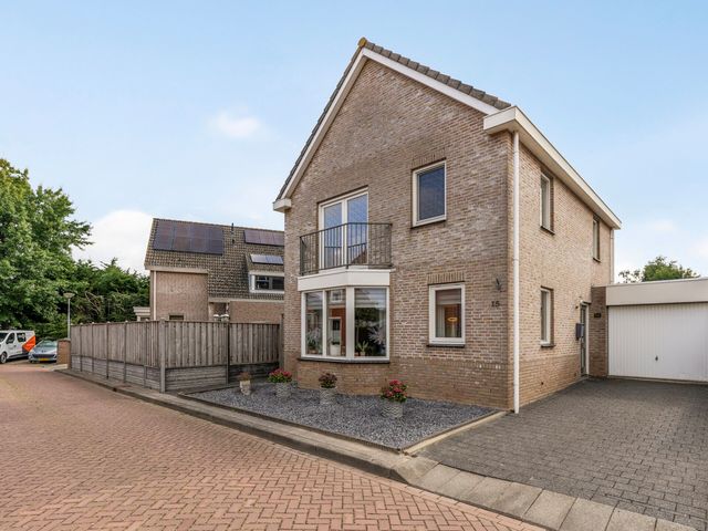 Beatrixstraat 15, Moerdijk