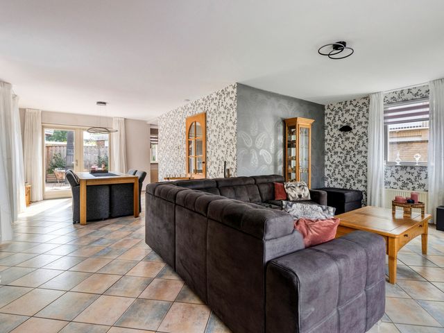 Beatrixstraat 15, Moerdijk