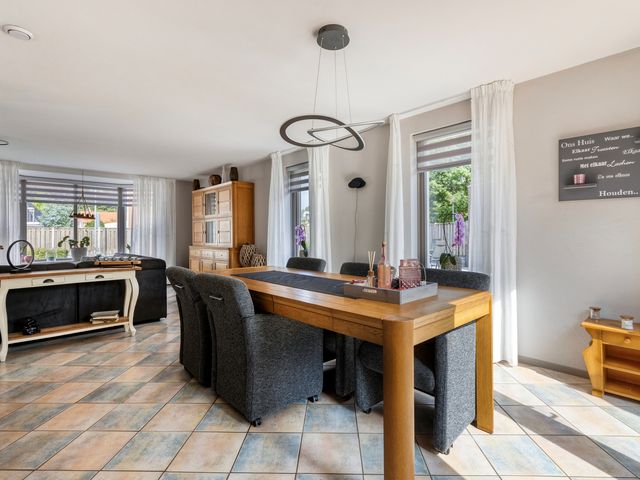Beatrixstraat 15, Moerdijk