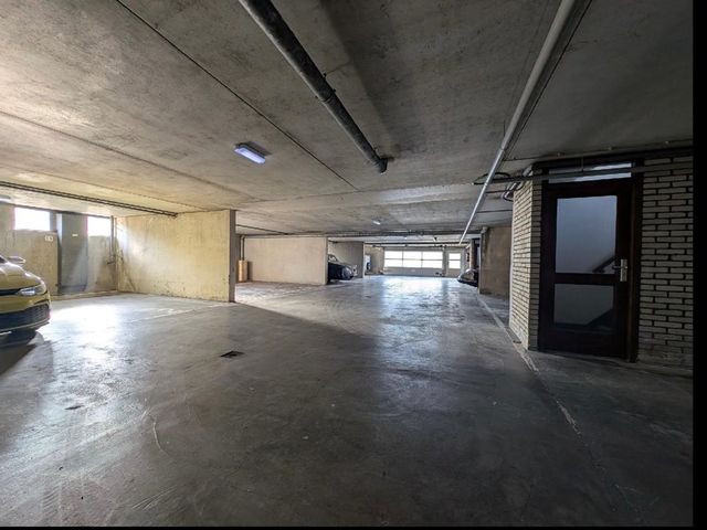 Ring 229 20, Hendrik-Ido-Ambacht