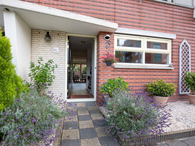 Schoorsteen 12, Aalsmeer