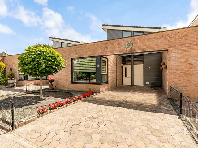 Hunsingo 30, Lelystad