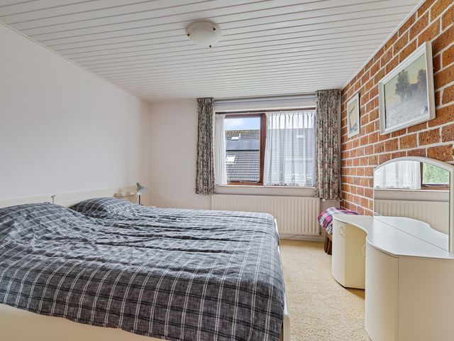Waezenburglaan 88, Leek