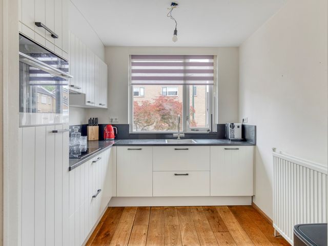 Van Der Beekstraat 30, Genderen