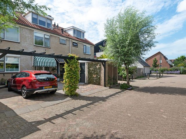 Waterlelieweg 3, Voorhout