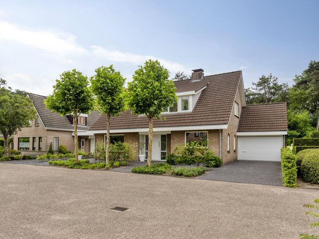 Smaragddijk 71, Roosendaal