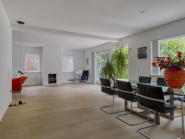 Smaragddijk 71, Roosendaal