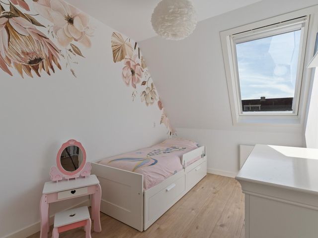 Sarsvenstraat 43, Almere