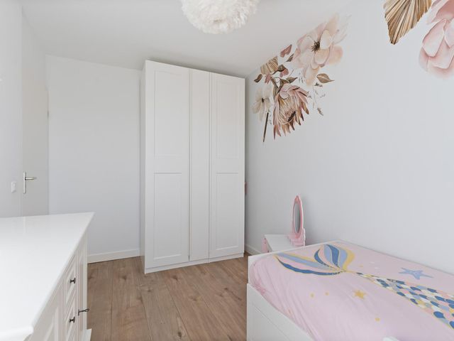 Sarsvenstraat 43, Almere