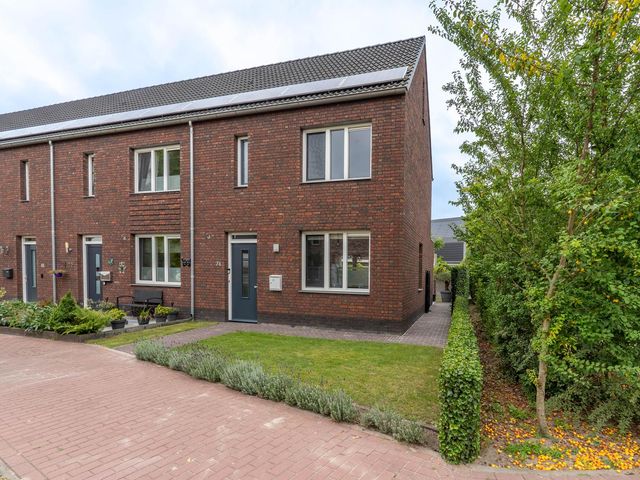 d'n Hof 74, Overloon