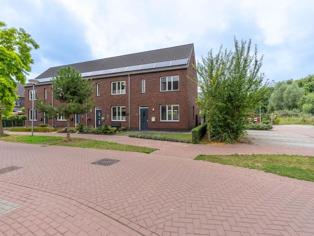 d'n Hof 74, Overloon