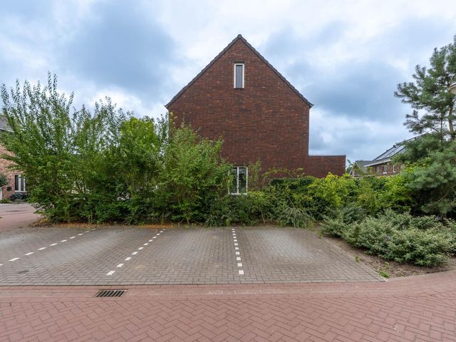 d'n Hof 74, Overloon