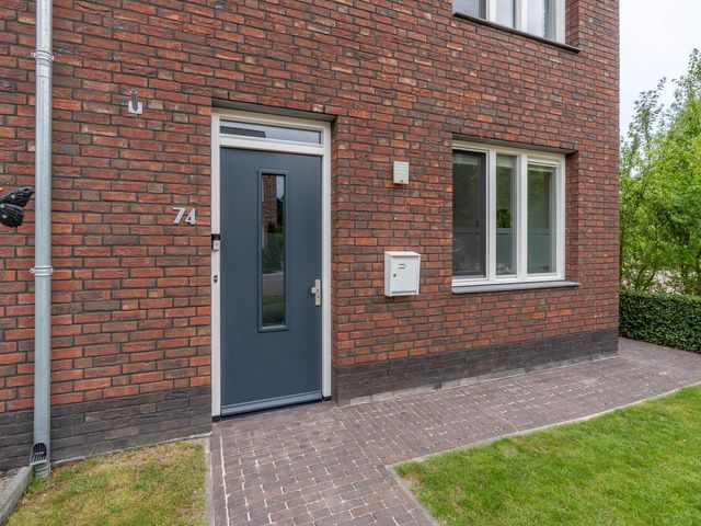 d'n Hof 74, Overloon
