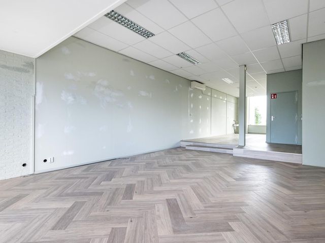 Zandpad 4, Middelharnis