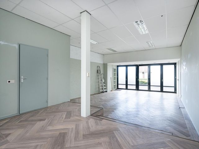 Zandpad 4, Middelharnis