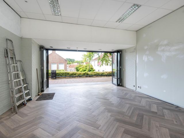 Zandpad 4, Middelharnis