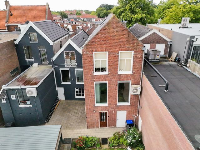 Zandpad 4, Middelharnis