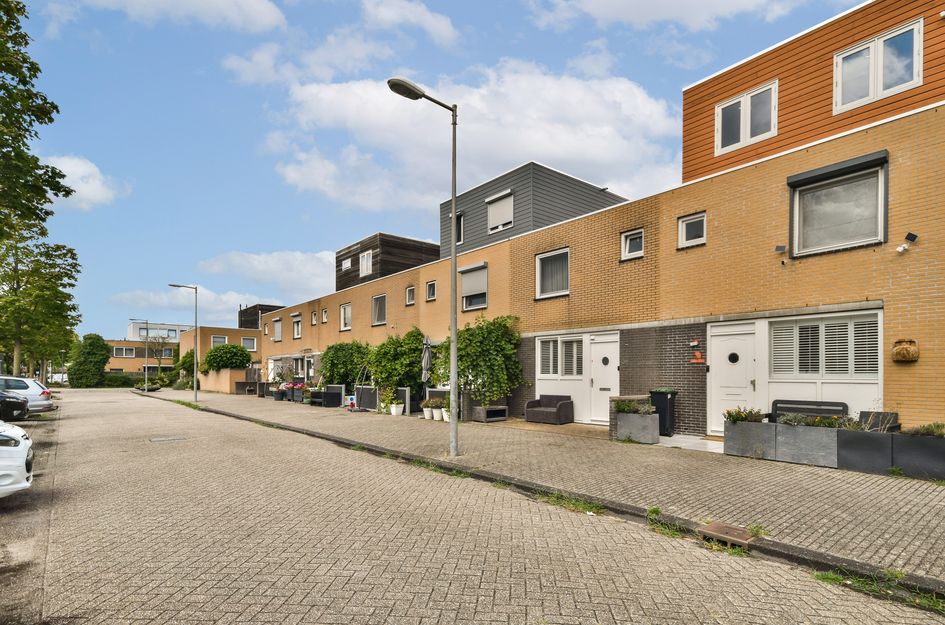 Desselstraat 4