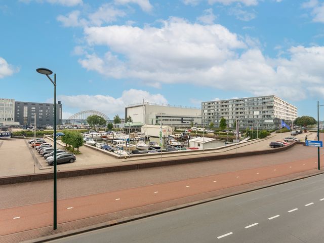 Raadhuisplein 17, Alblasserdam