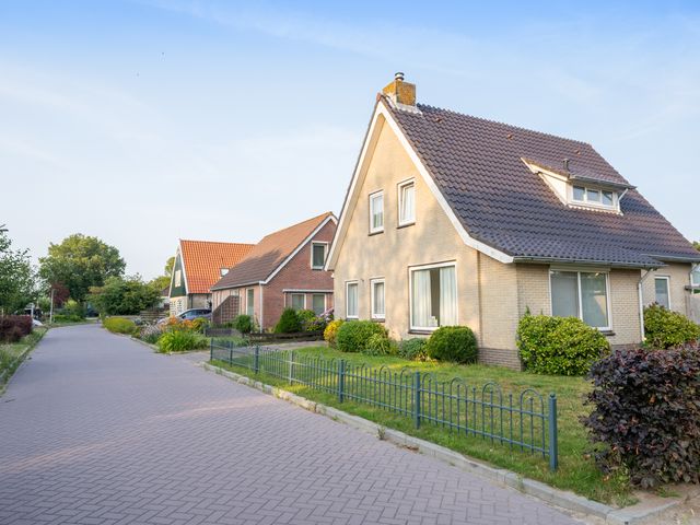 Waalderstraat 94, Den Burg