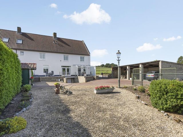 Hegge 138, Schinnen