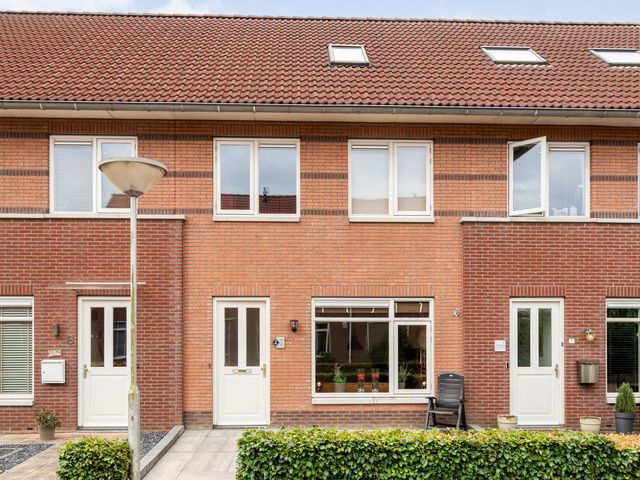 Van Oijstraat 4, Hardenberg