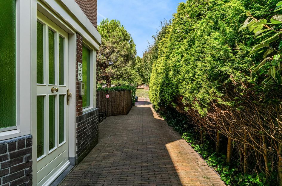 Van Dorpstraat 22