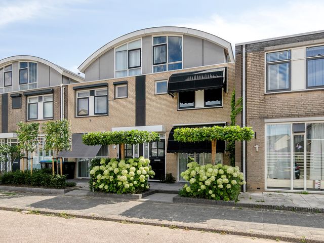 Mozartstraat 244, Barendrecht