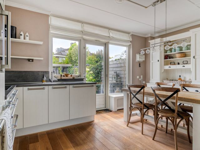 Mozartstraat 244, Barendrecht