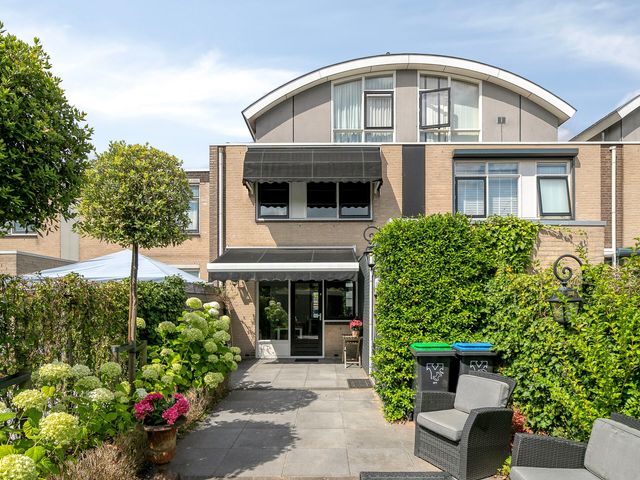 Mozartstraat 244, Barendrecht
