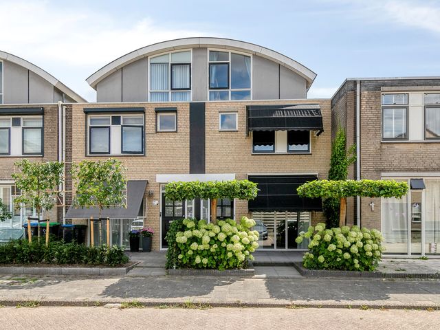 Mozartstraat 244, Barendrecht