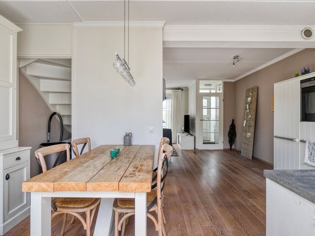 Mozartstraat 244, Barendrecht