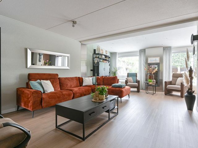 Pauwoog 52, Hoogeveen