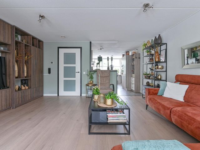 Pauwoog 52, Hoogeveen