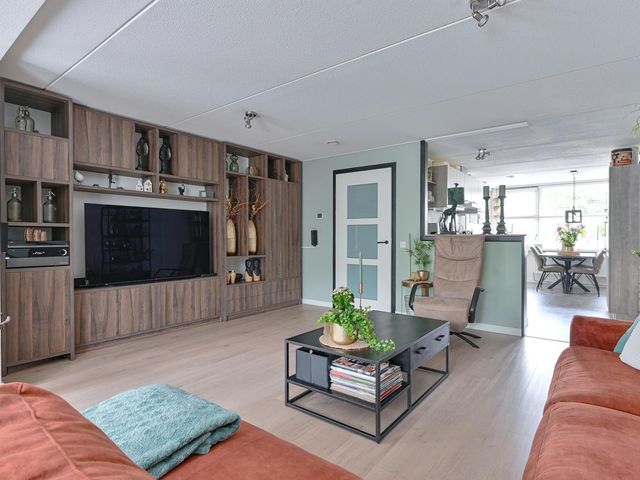 Pauwoog 52, Hoogeveen