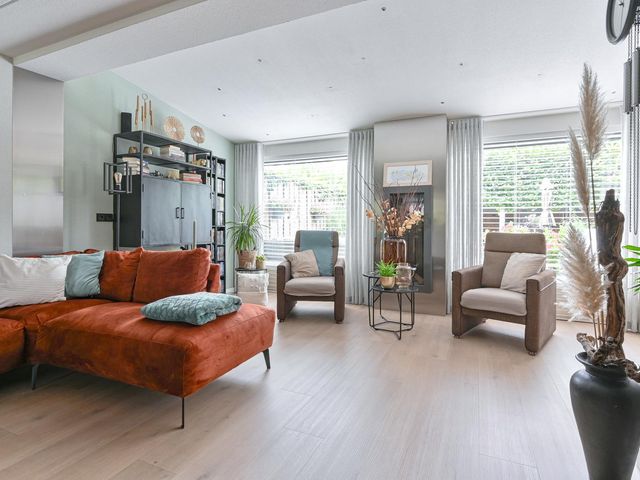 Pauwoog 52, Hoogeveen