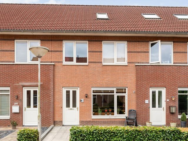 Van Oijstraat 4, Hardenberg