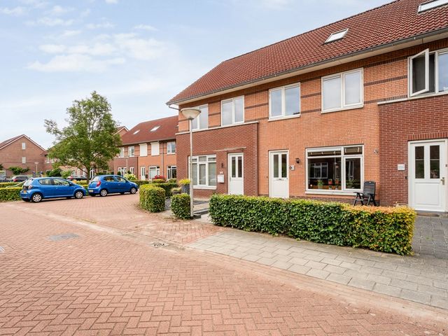 Van Oijstraat 4, Hardenberg