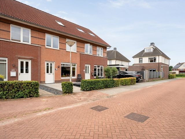 Van Oijstraat 4, Hardenberg