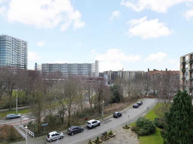 Elisabeth Brugsmaweg , Den Haag