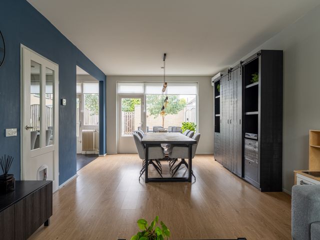 Van Leeuwenhoeklaan 27, Oosterhout
