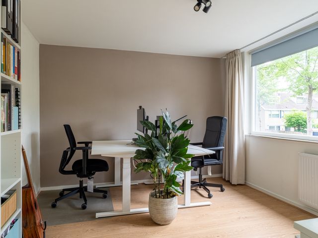 Van Leeuwenhoeklaan 27, Oosterhout