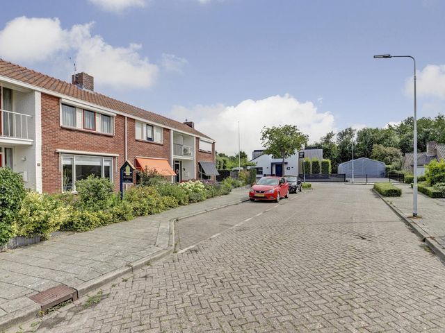 Zeeasterstraat 11, Nieuwerkerk