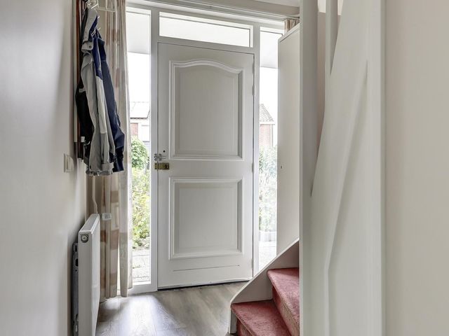 Zeeasterstraat 11, Nieuwerkerk