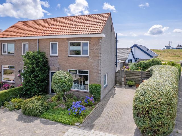 De Dageraad 4, Den Hoorn