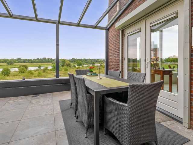 Watermunt 82, Tegelen