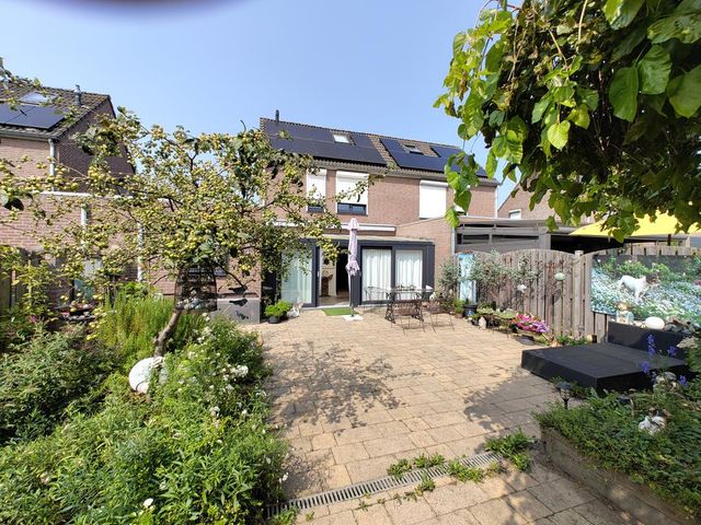 Ambachtsingel 22, Roermond
