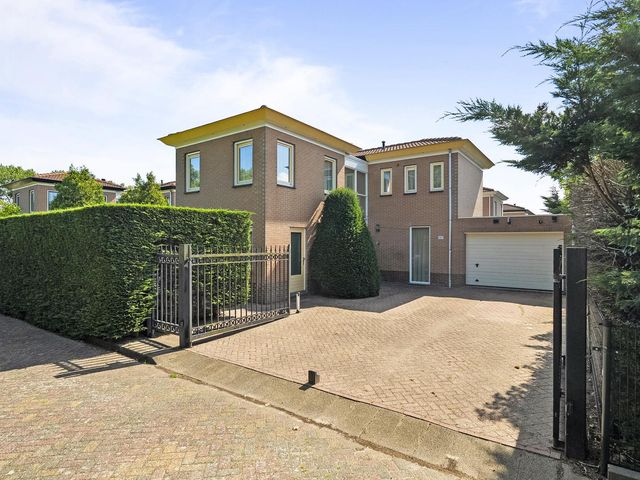 Boterzwin 1207, Julianadorp