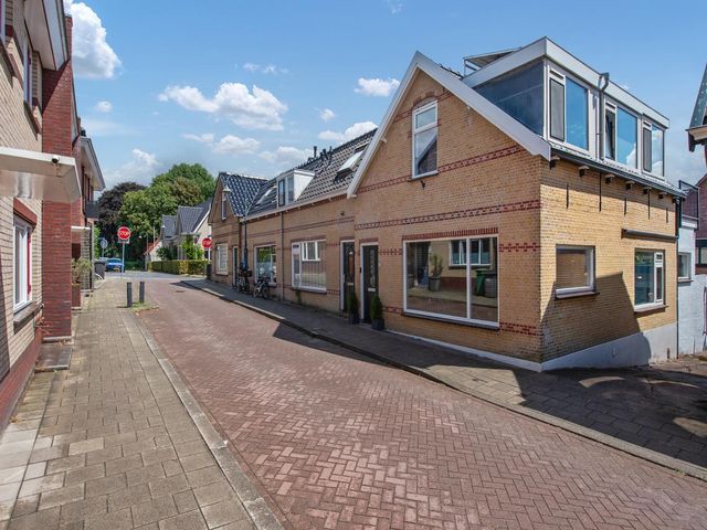 Rokkeveenseweg 8, Zoetermeer