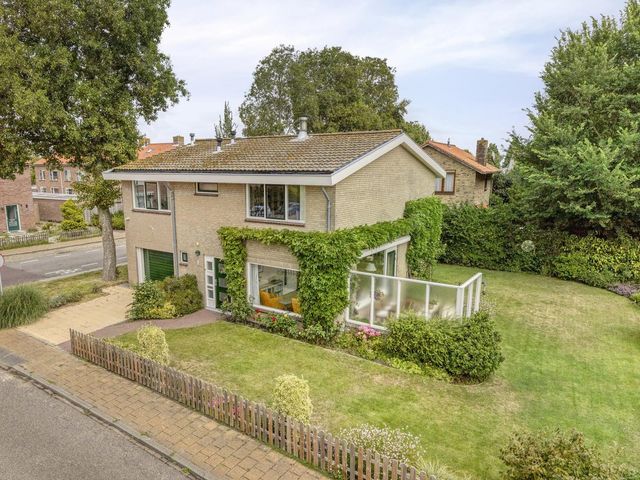 Irenestraat 1, Burgh-Haamstede